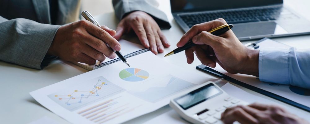 Business,People,Talking,Discussing,With,Concept,Coworker,Planning,Analyzing,Financial