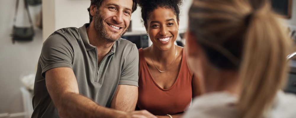 Married,Couple,Doing,Handshake,With,Lawyer,,Legal,Advisor,And,Attorney