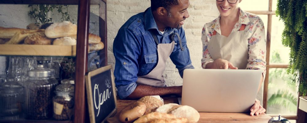 Couple,Partnership,The,Bakehouse,With,E-busness,Online